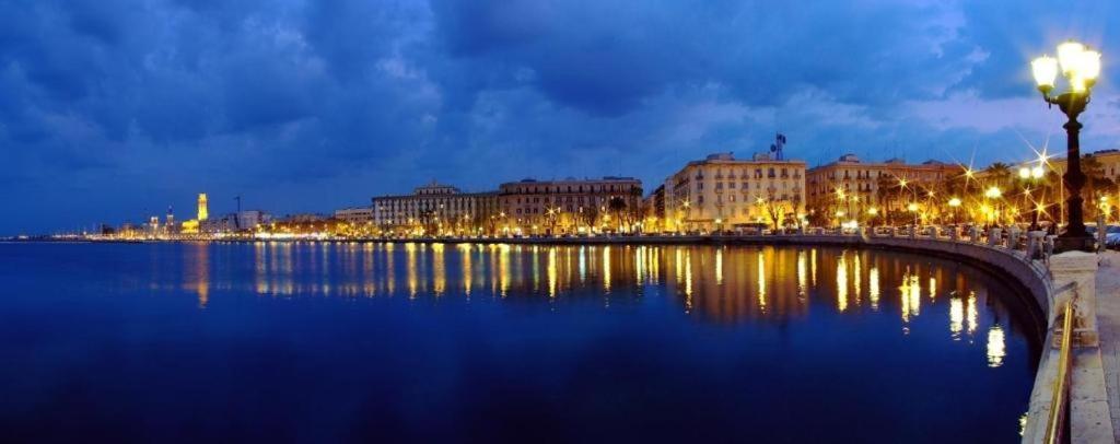 Due Passi Dal Borgo Antico 3 Lägenhet Bari Exteriör bild